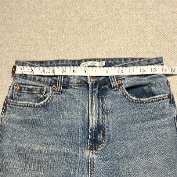 Bershka Light Blue Denim Crop Straight Jeans.  Size 6 - Picture 6 of 11